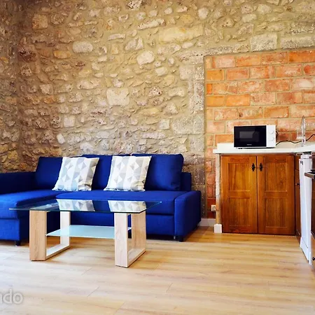 Apartment Llerandi: Historic Center Balcony Retreat San Vicente De La Barquera