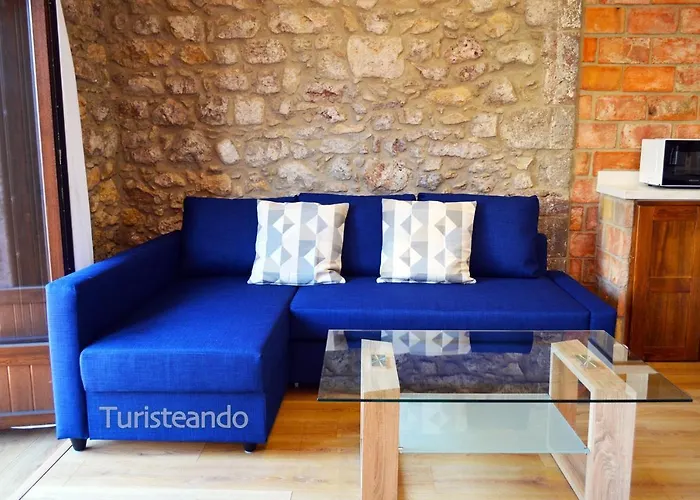 Llerandi: Historic Center Balcony Retreat San Vicente De La Barquera