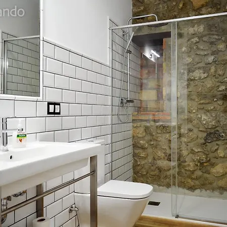 Llerandi 2c - Amplio Balcon En Edificio Historico Del Centro De * San Vicente De La Barquera